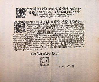 Denne forbudsplakaten mot handel med fienden ble&amp;#160;utstedt av Slottsloven i Norge i kong Fredrik 4.s navn i 1713.&amp;#160;Les om den ulovlige grensehandelen og rettsoppgjøret etter den store nordiske krig . Foto: Riksarkivet/Stattholderarkivet/D IV, pk. 66