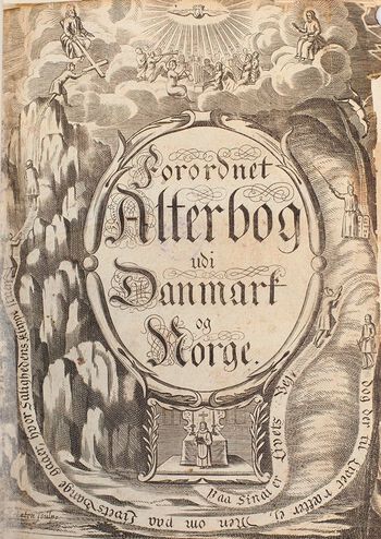Dette er tittelsiden til «Forordnet Alterbog udi Danmark og Norge», Danmark-Norges kirketekstsamling fra 1688. Denne alterboka hadde de fleste, lengste og heteste bønnene for kongen. Les om kongedyrkelsen under eneveldet i Danmark-Norge . Foto: Gunnerusbiblioteket, spesialsamlingen