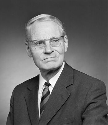 For historikeren Jens Arup Seip (1905–1992), her fotografert i 1981, var resultatet av begivenhetene i 1814 bestemt av sentrale politiske aktører og ikke en nasjonal bevegelse. Les mer om hvordan historikere har tolket begivenhetene i 1814 .&amp;#160;Foto: Leif Ørnelund/Oslo Museum/ CC BY-SA