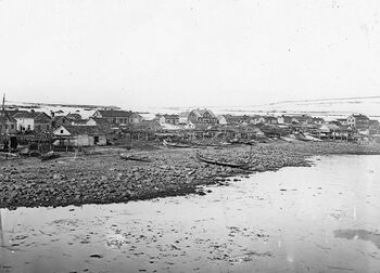 Dette er «Kvenby» i Vadsø, fotografert antakelig mellom 1890 og 1910. Finske immigranter ble i Norge omtalt som kvener. Les mer om innvandringen til Norge på 1800-tallet . Foto: Severin Worm-Petersen/Norsk Teknisk Museum