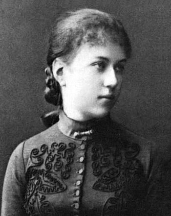 Aleksandra Kollontaj fra Russland var en av de mest framtredende kvinner i det 20. århundres første halvdel. Gjennom to lengere norgesopphold var hun med å påvirke utviklingen i norsk arbeiderbevegelse.&amp;#160;Offentlig eiendom, falt i det fri. CC0