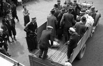 Her blir medlemmer av Nasjonal Samling&amp;#160;arrestert i Ski, mai 1945. Les mer om frigjøringen av Norge .&amp;#160;Foto: NTB scanpix