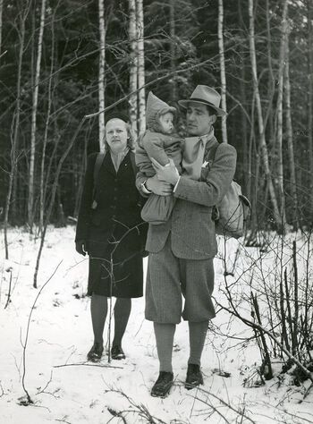 Norske flyktninger på vei mot grensen til Sverige . Foto: ukjent/NTBs krigsarkiv, Riksarkivet/ CC BY