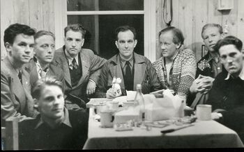 Norske flyktninger i Øreryd flyktningleir, Sverige, sommeren 1941. Les mer om flukten fra Norge til Sverige . Foto: ukjent/Riksarkivet
