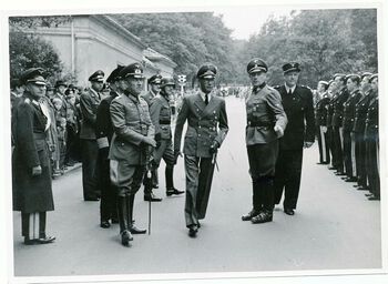 De to øverste representantene for den tyske okkupasjonsmakten i Norge var&amp;#160; Josef Terboven , som var Rikskommisær for de norske områdene, og&amp;#160; Nikolaus von Falkenhorst&amp;#160; som var øverstkommanderende for&amp;#160; Wehrmacht .&amp;#160;Gjennom hele krigen rivaliserte de to seg imellom. Les mer om dem i artikkelen om Vegvesenet under okkupasjonen