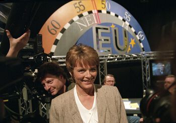 Lederen for Senterpartiet Anne Enger Lahnstein framstod som lederen for Nei-siden til medlemskap i EU. Her er hun&amp;#160;foran valgbarometeret i NRK under folkeavstemningen om norsk medlemskap i EU i 1994 . Foto: Karina Jensen/Aftenposten/NTB scanpix