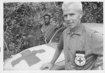 Les mer om Røde Kors sin nødhjelp til Biafra 1967-1970 . Her ser vi hjelpekorpssjef Kåre Ottersen fra Røde Kors i Biafra 1969. Foto: Røde Kors