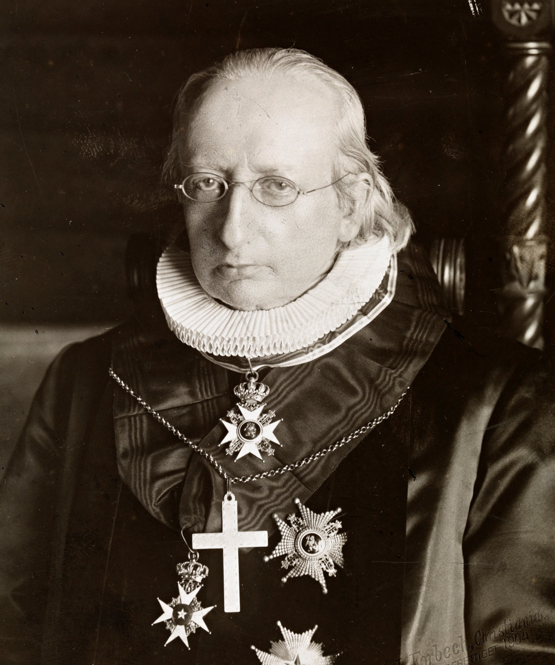 portrett av biskopen Heuch i biskopkledning